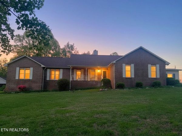 31 Chestnut Oak Rd, Crossville, TN 38571