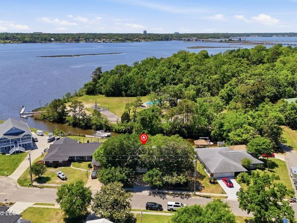 707 Holly Hills Drive, Biloxi, MS 39532