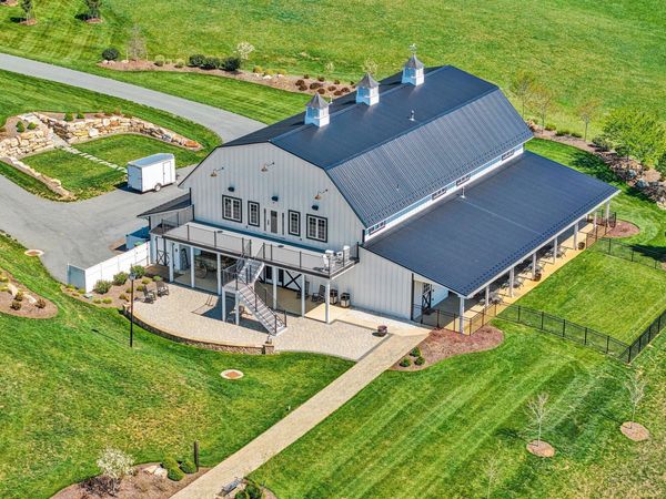 9945 BROOKS MILL RD , Wirtz, VA 24184