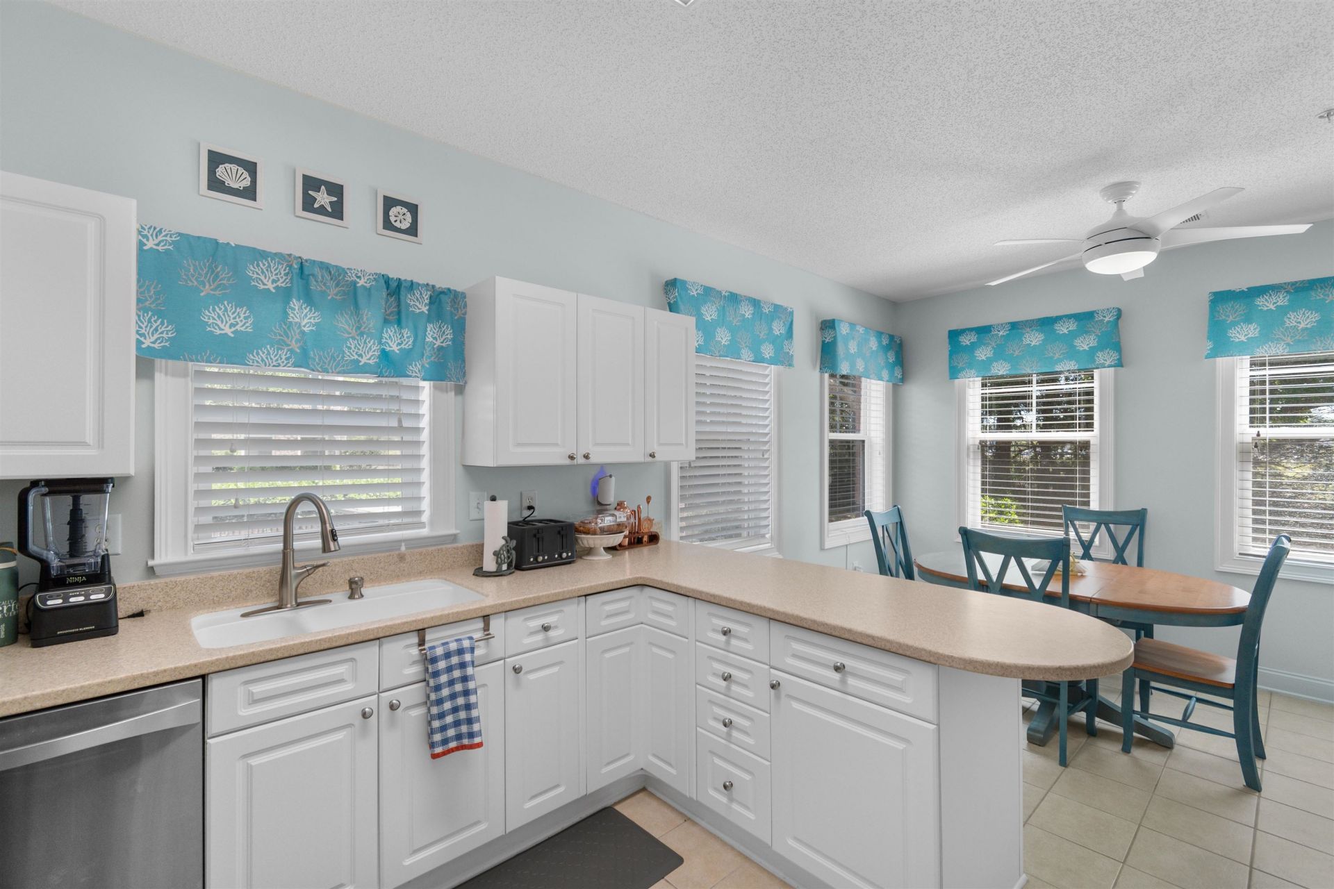6203 Catalina Dr. Photo 5