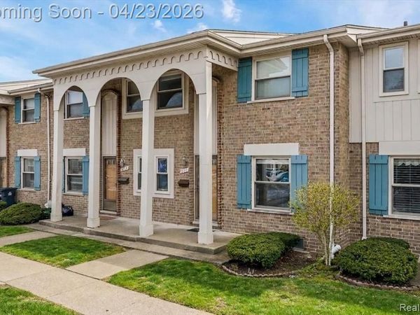 8114 Clay Court , Sterling Heights, MI 48313