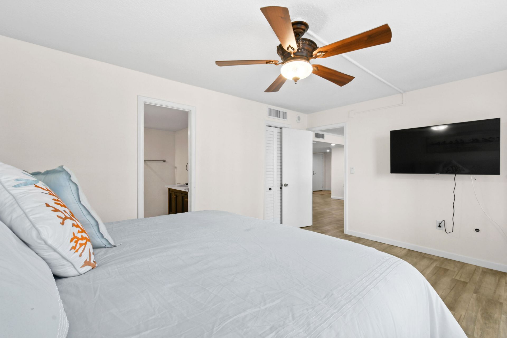 4200 N Ocean Drive, Unit 1, Riviera Beach, FL 33404 Photo