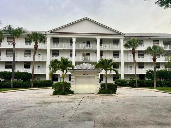 3635 Whitehall Drive, Unit 305, West Palm Beach, FL 33401