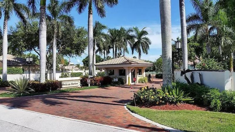 100 Pelican Pointe Drive, Unit 103, Delray Beach, FL 33483 Photo