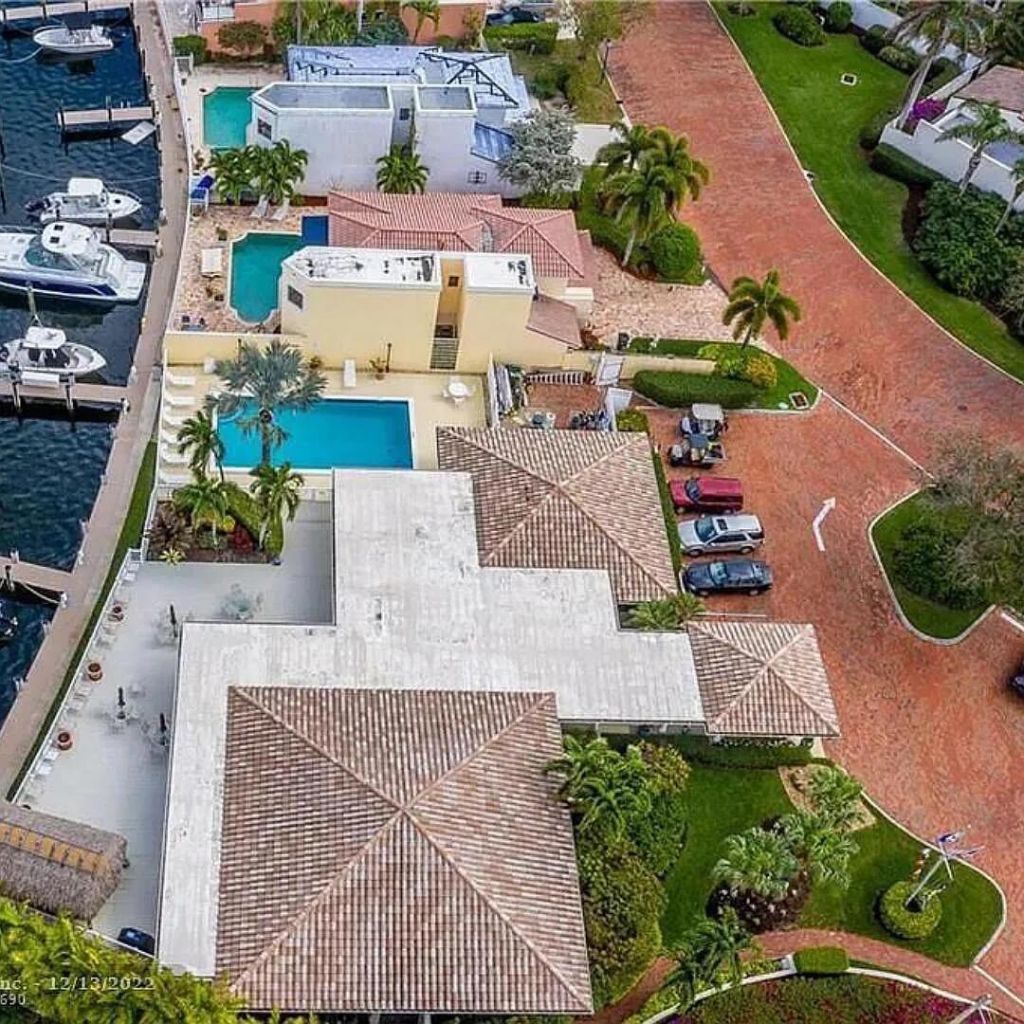 100 Pelican Pointe Drive, Unit 103, Delray Beach, FL 33483 Photo