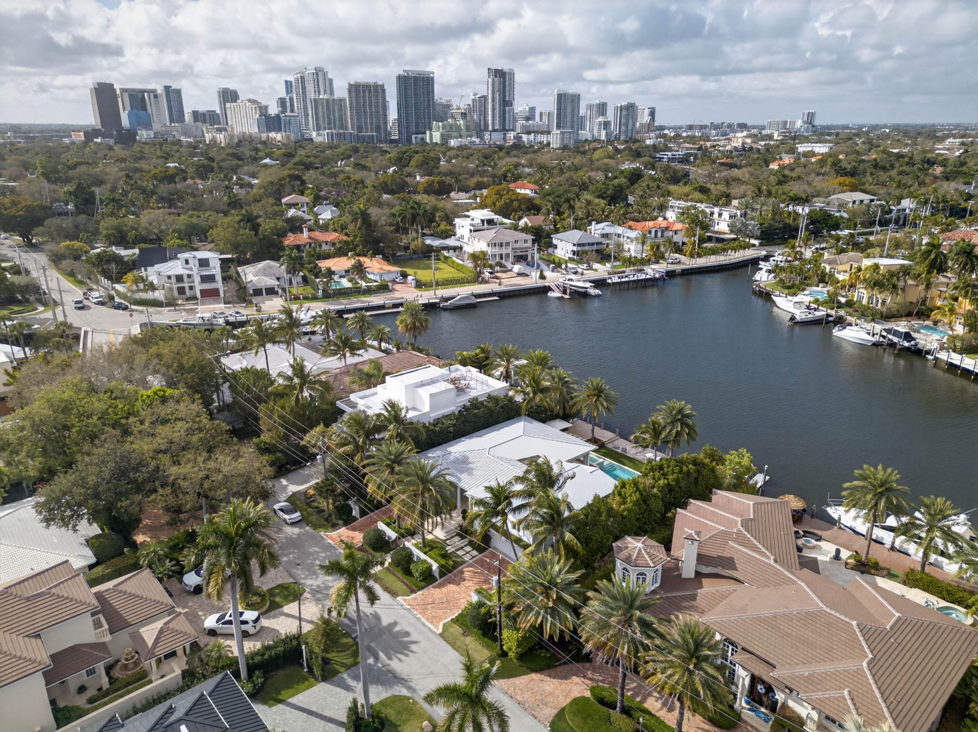 1605 SE 9th Street, Fort Lauderdale, FL 33316 Photo