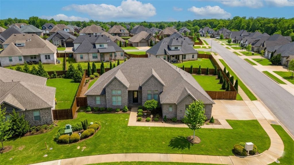 1600 Cherrie Street, Bentonville, AR 72713 Main Photo