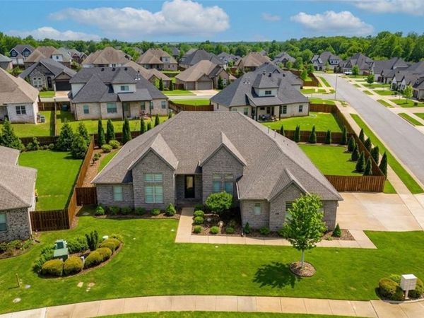 1600 Cherrie Street, Bentonville, AR 72713