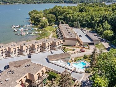 181 Bay Village Drive , Rochester, NY 14609