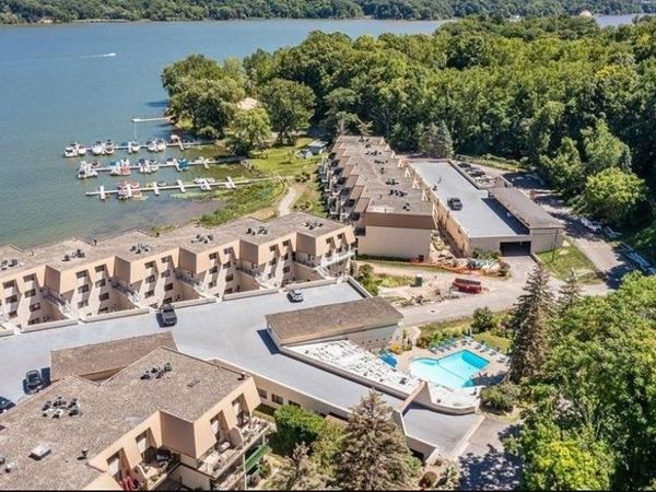 181 Bay Village Drive , Rochester, NY 14609