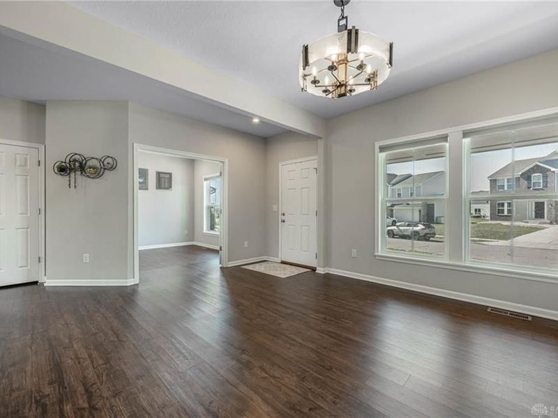 1512 Indigo Drive, Fairborn, OH 45324 Photo 2