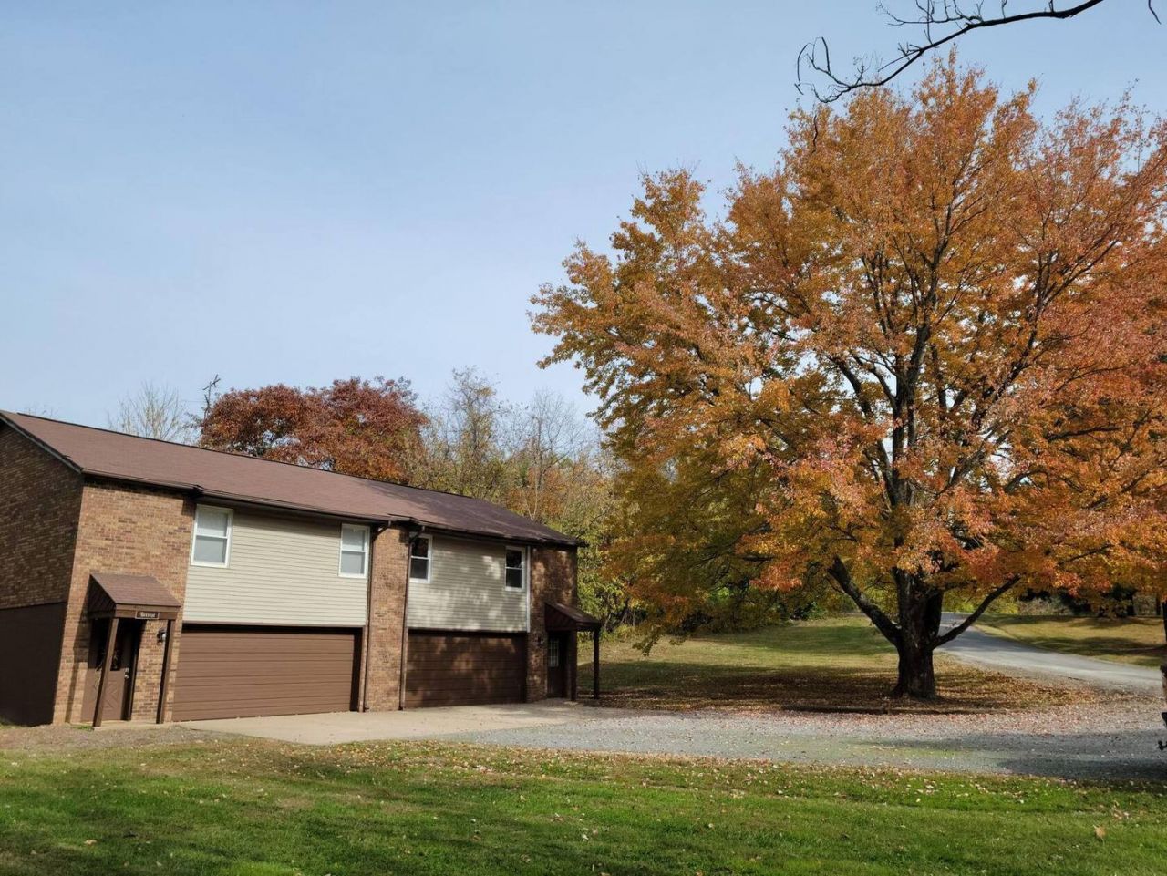 303 White Deer Run , Makanda, IL 62958