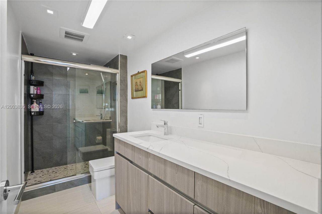20281 E Country Club Dr , Unit 1603, Aventura, FL 33180 Photo