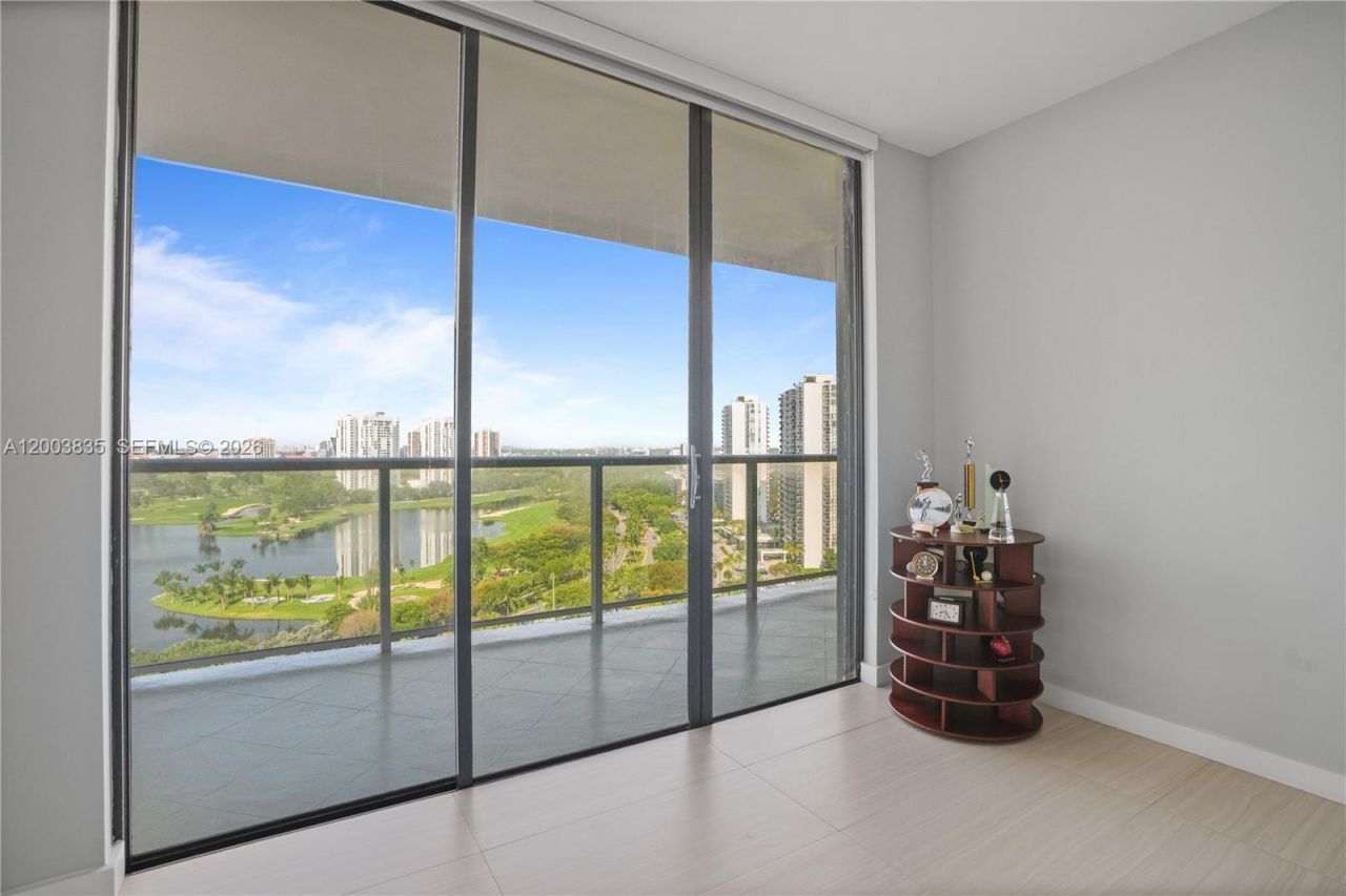 20281 E Country Club Dr , Unit 1603, Aventura, FL 33180 Photo