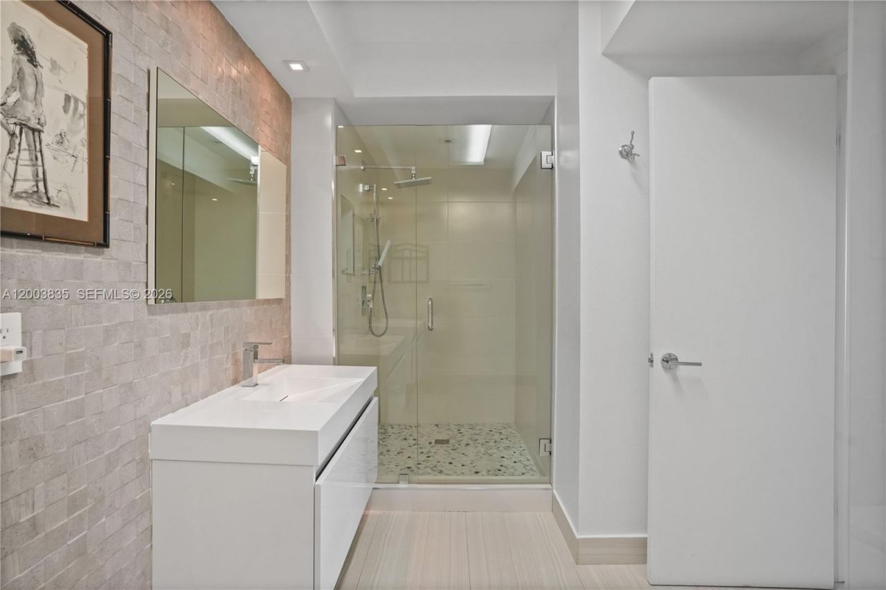 20281 E Country Club Dr , Unit 1603, Aventura, FL 33180 Photo