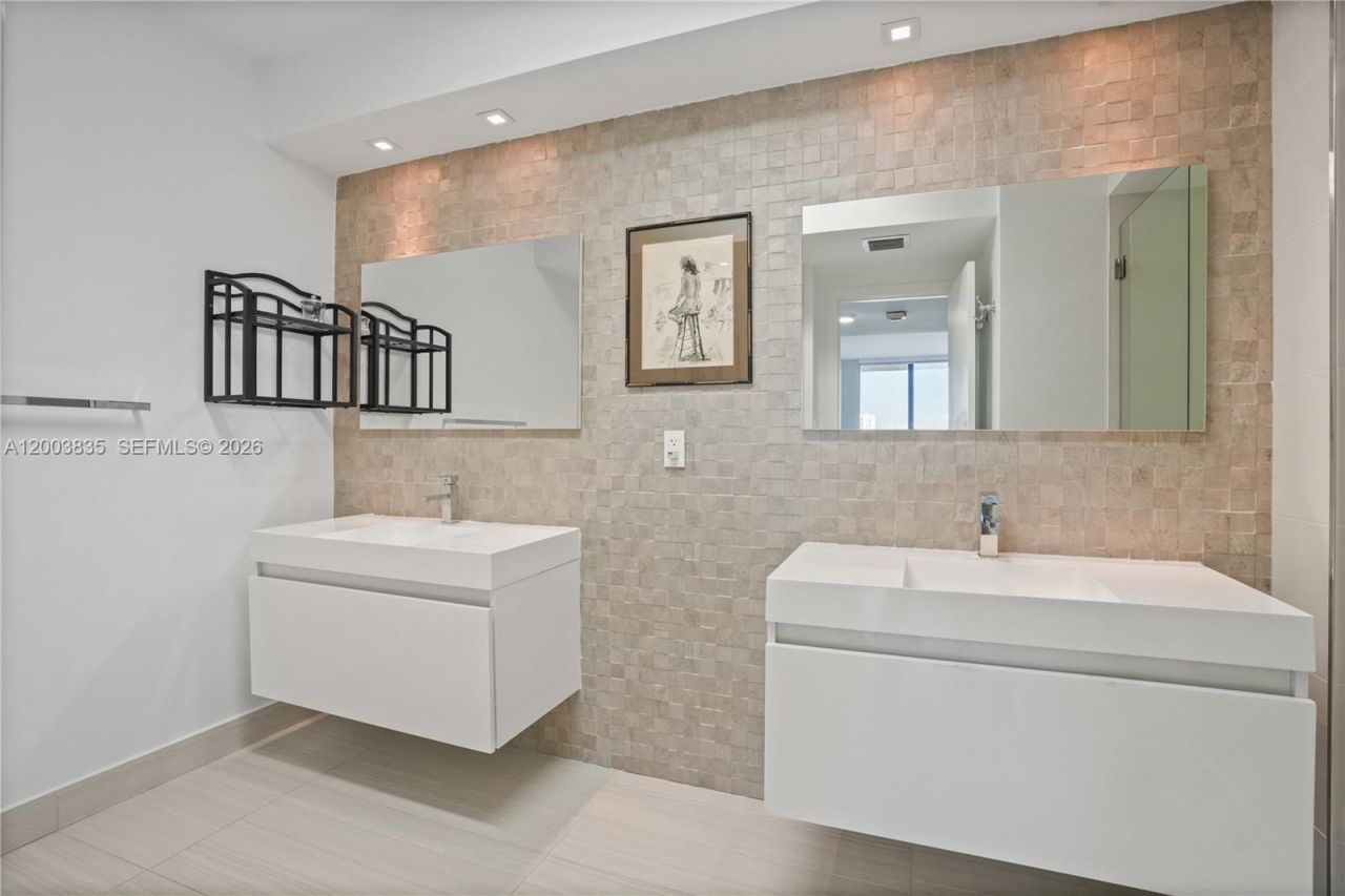 20281 E Country Club Dr , Unit 1603, Aventura, FL 33180 Photo