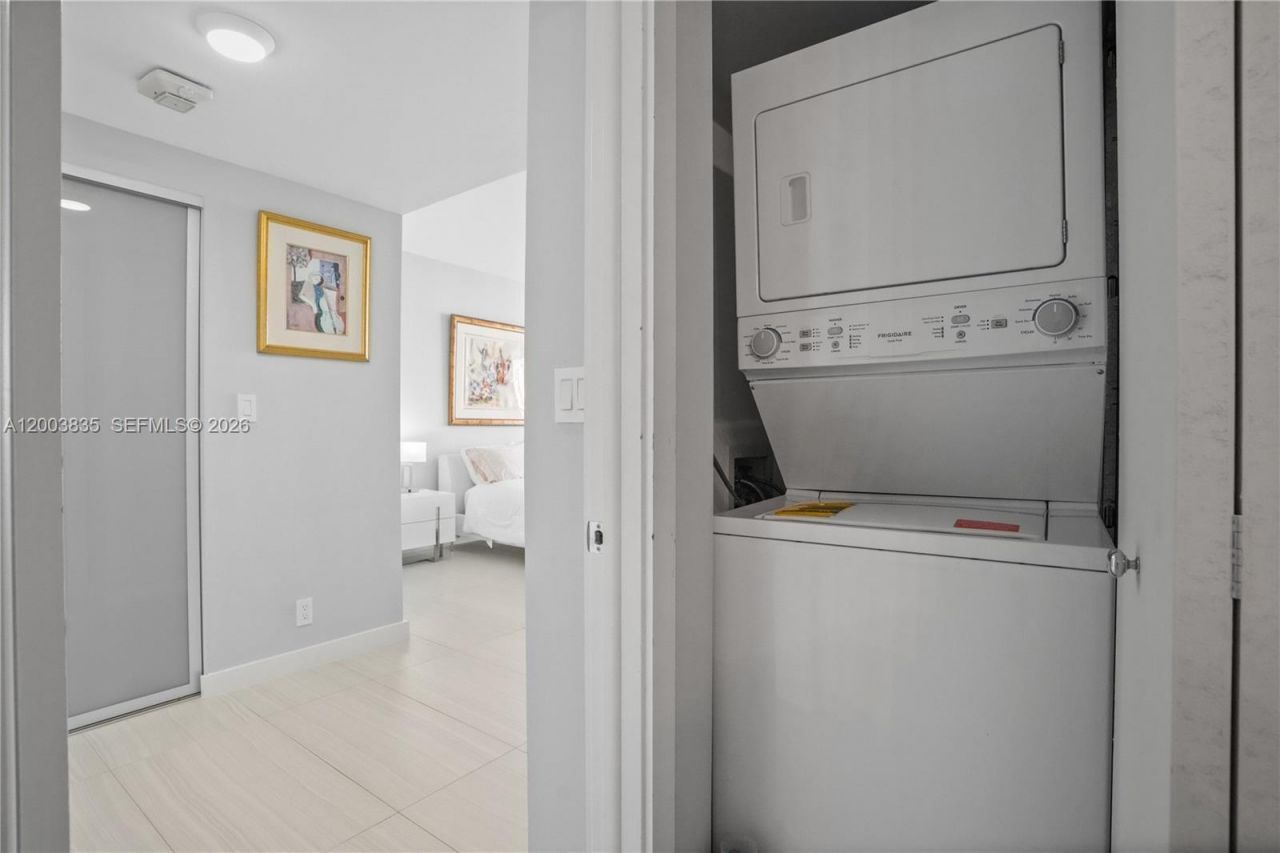 20281 E Country Club Dr , Unit 1603, Aventura, FL 33180 Photo