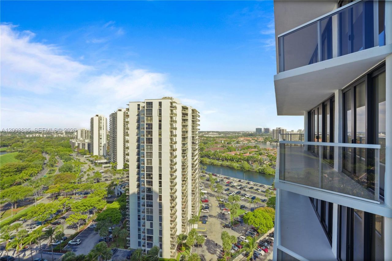 20281 E Country Club Dr , Unit 1603, Aventura, FL 33180 Photo