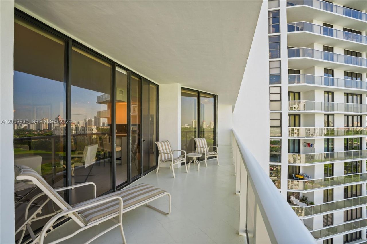 20281 E Country Club Dr , Unit 1603, Aventura, FL 33180 Photo