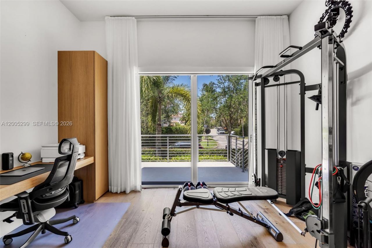230 W Mcintyre St , Key Biscayne, FL 33149 Photo