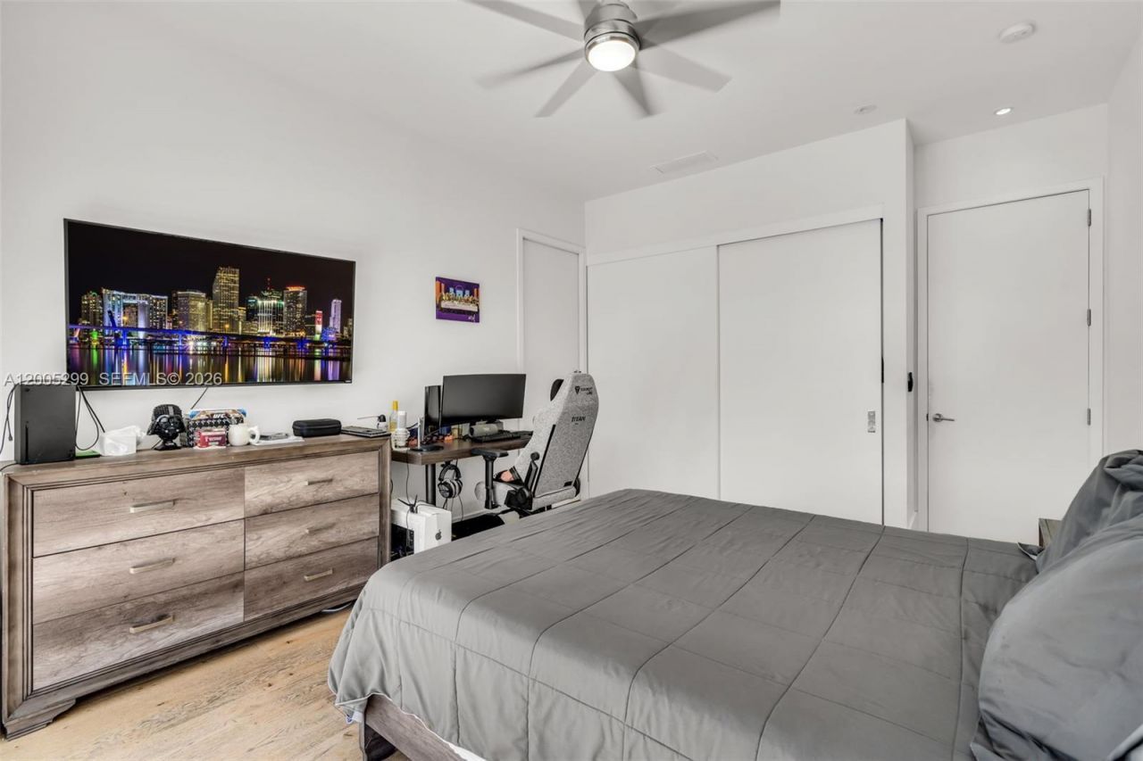 230 W Mcintyre St , Key Biscayne, FL 33149 Photo
