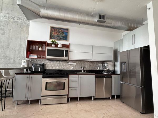 690 SW 1st Ct, Unit 2524, Miami, FL 33130