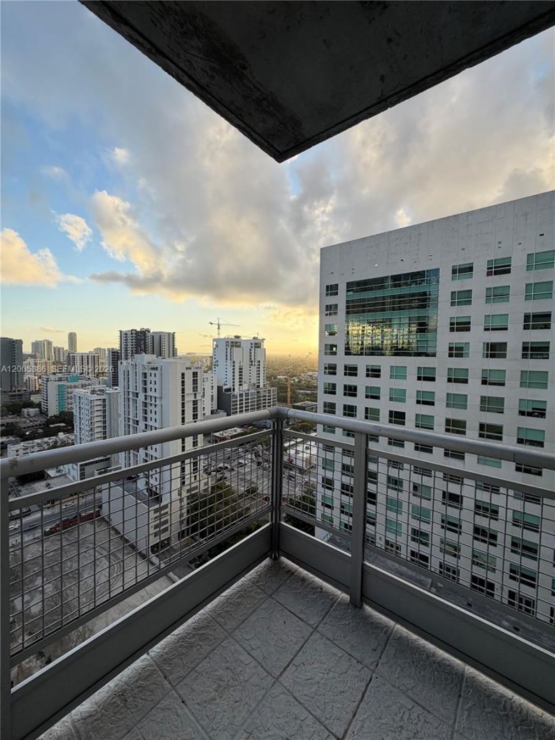 690 SW 1st Ct, Unit 2524, Miami, FL 33130 Photo