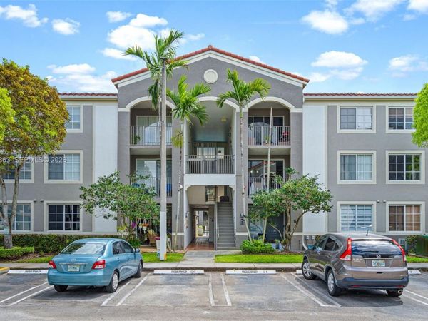 6841 SW 44th St , Unit 106, Miami, FL 33155