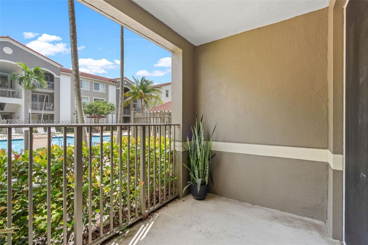 6841 SW 44th St , Unit 106, Miami, FL 33155 Photo