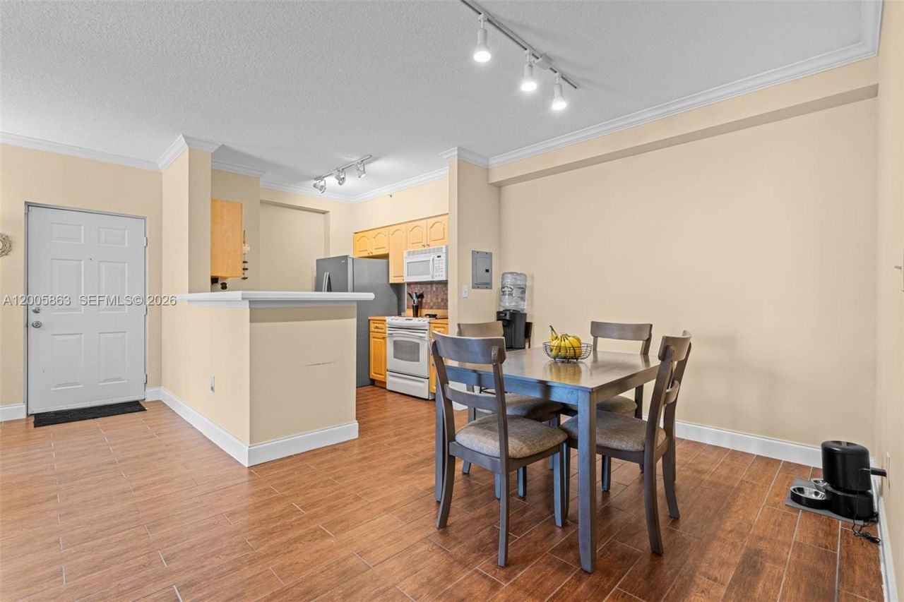 6841 SW 44th St , Unit 106, Miami, FL 33155 Photo