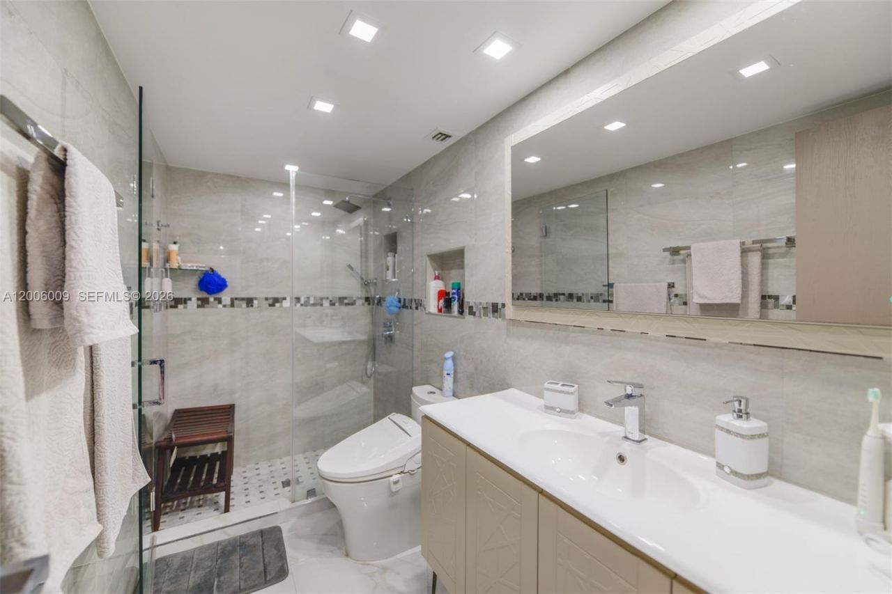 1980 S Ocean Dr, Unit PHG, Hallandale Beach, FL 33009 Photo