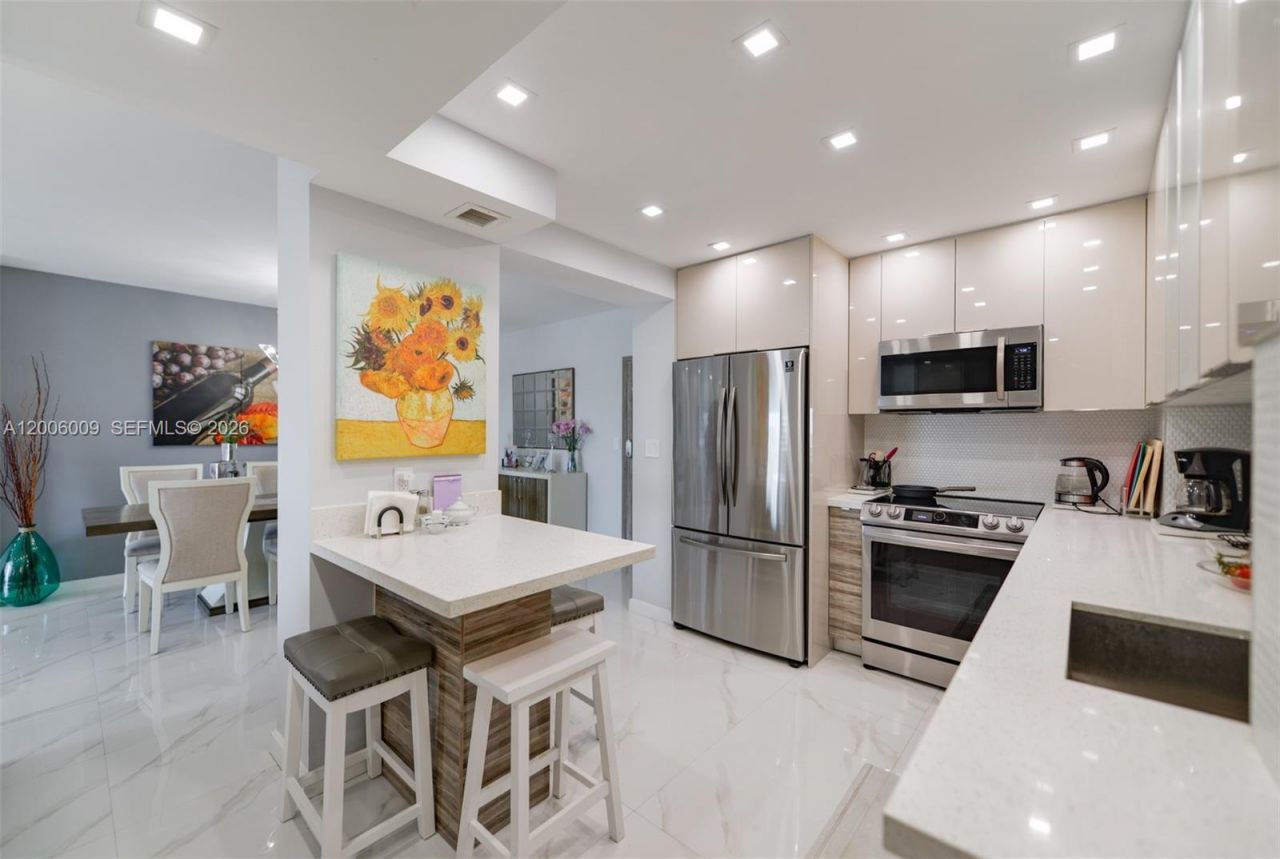 1980 S Ocean Dr, Unit PHG, Hallandale Beach, FL 33009 Photo