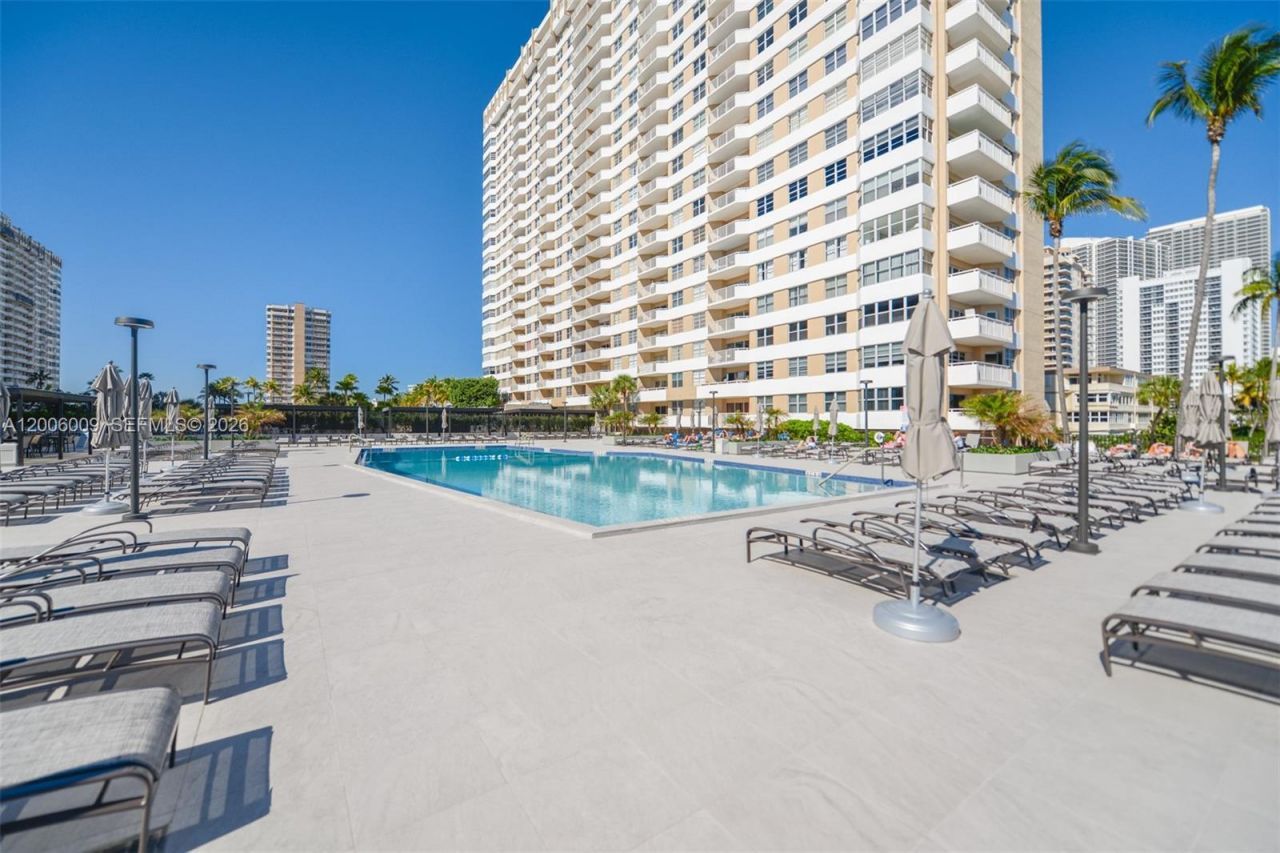 1980 S Ocean Dr, Unit PHG, Hallandale Beach, FL 33009 Photo