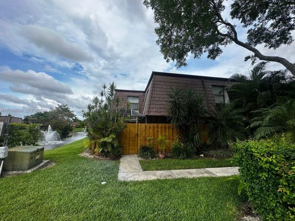 7671 W Courtyard Run W , Boca Raton, FL 33433