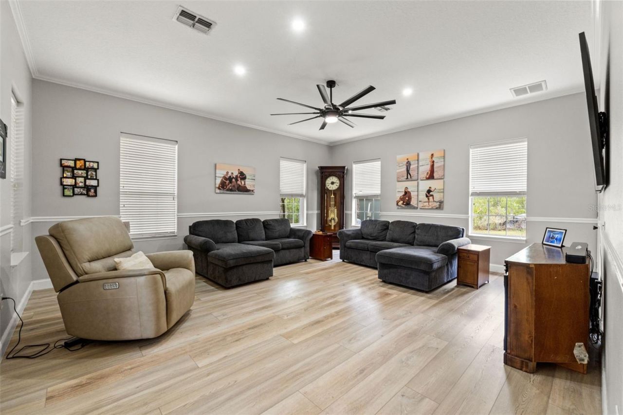 9135 Mazette Road, Weeki Wachee, FL 34613 Photo