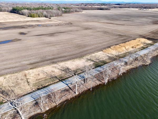 39 West Shore Road, Alburgh, VT 05440