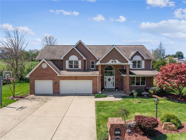 1917 Victoria Ln , Irwin, PA 15642