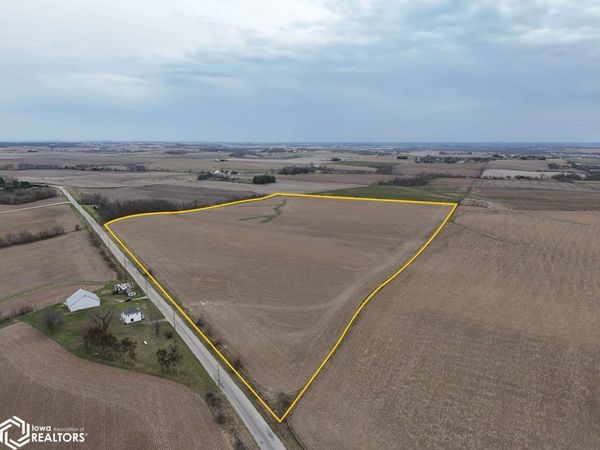 Ivanhoe Road, Ely, IA 52227