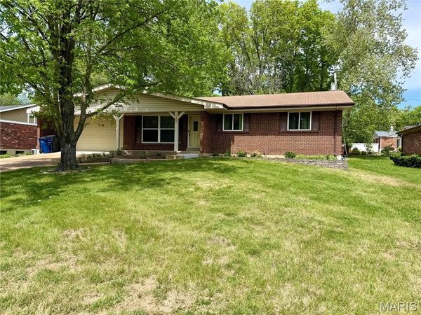 1003 Mallow Drive, Ellisville, MO 63011