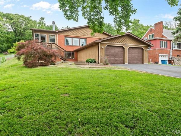 38 W Woodland Drive, East Alton, IL 62024