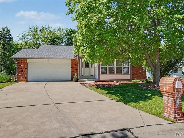 13 Running Waters Court, St Charles, MO 63304