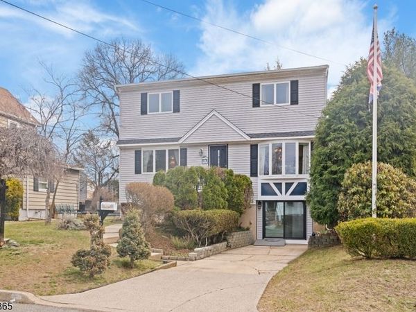 121 Pine Ave, New Milford, NJ 07646