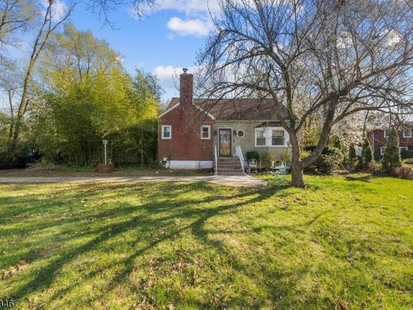 1774 Amwell Rd, Franklin, NJ 08873