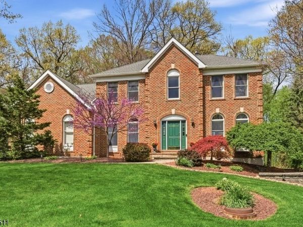 11 Wyckoff Dr, Union, NJ 08867