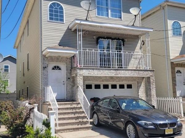 941 Emma St, Elizabeth, NJ 07201