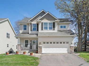 668 Newberry Lane, Chaska, MN 55318