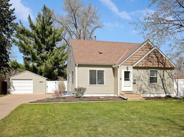 2812 W 71 1/2 Street, Richfield, MN 55423