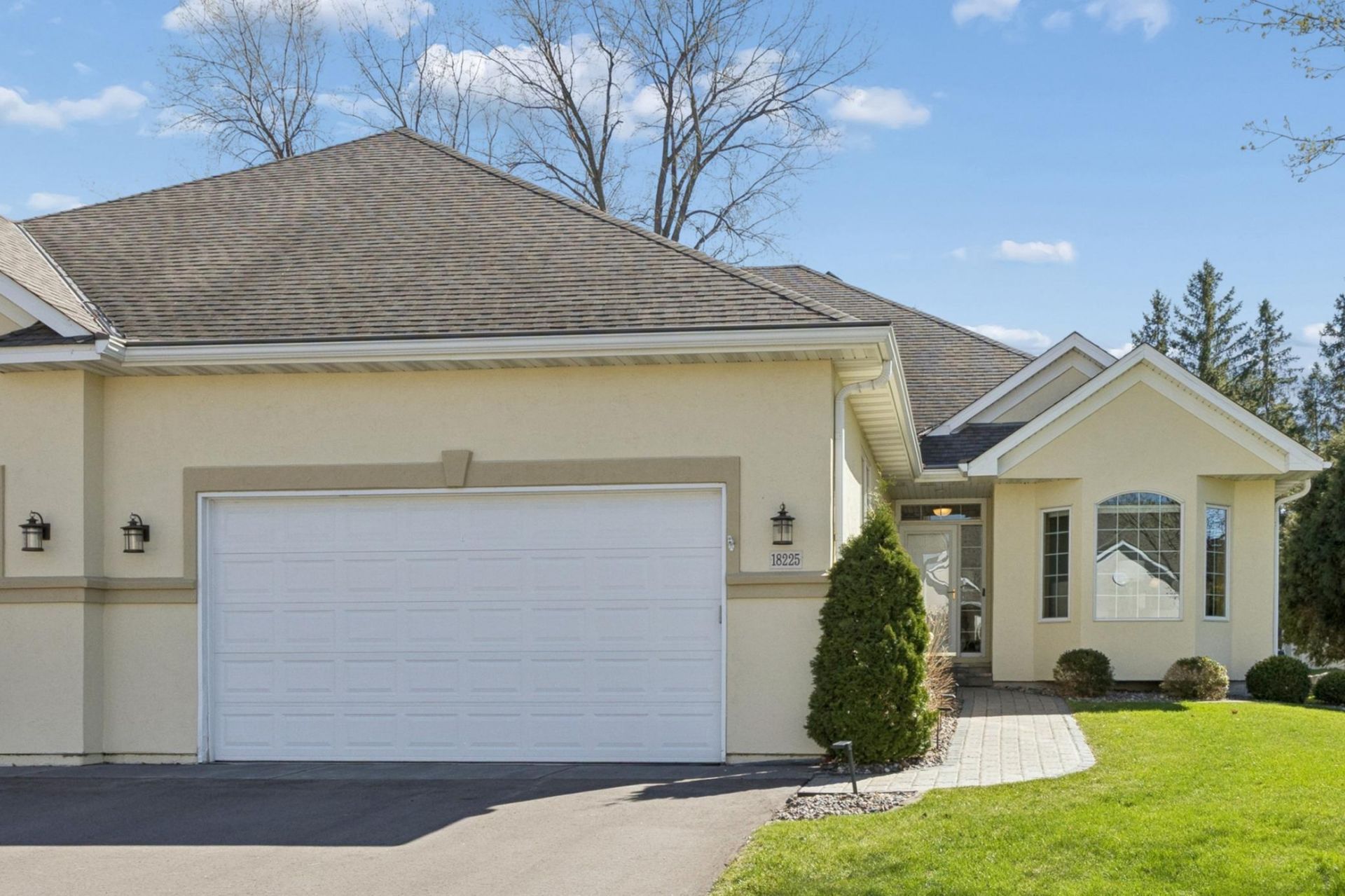 18225 39th Avenue N, Plymouth, MN 55446 Main Photo