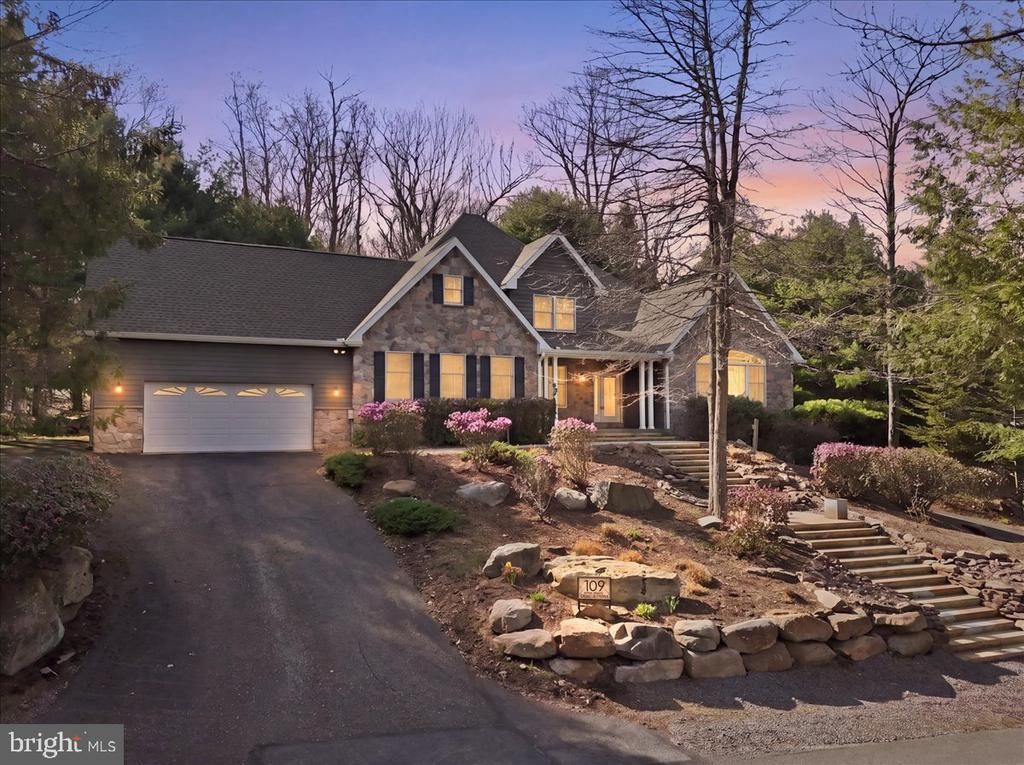 109 LAKE DRIVE , LAKE HARMONY, PA 18624