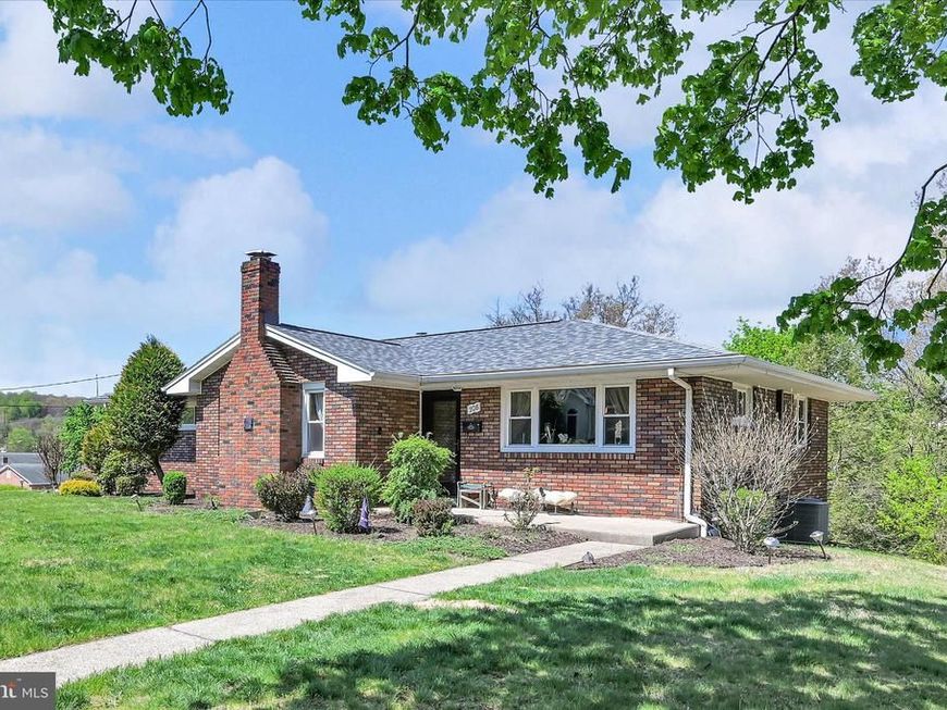 208 Mckinley Street, Schuylkill Haven, PA 17972 Main Photo